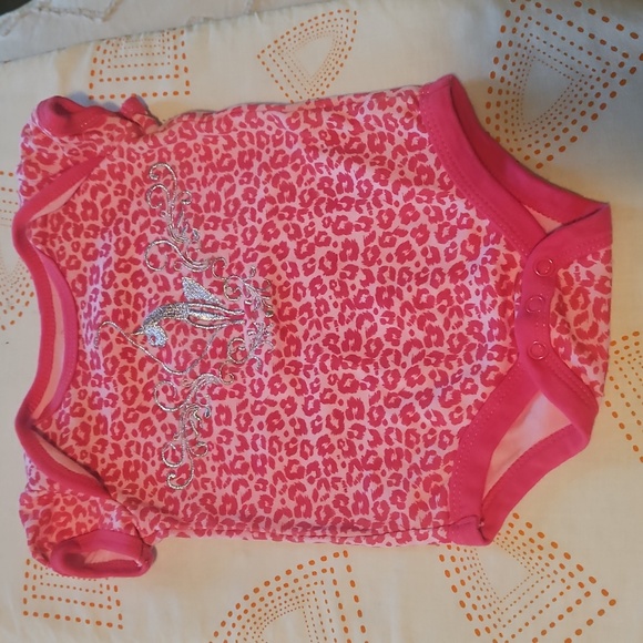 Baby Phat Onesie Set - Picture 3 of 5